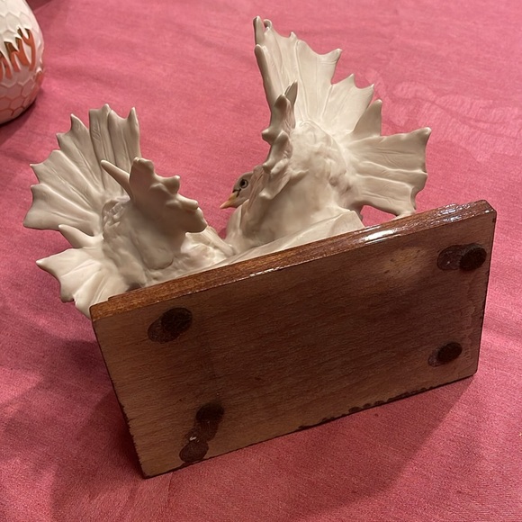 Pair of Birds Figurine - Elegant White signed - Picture 9 of 9